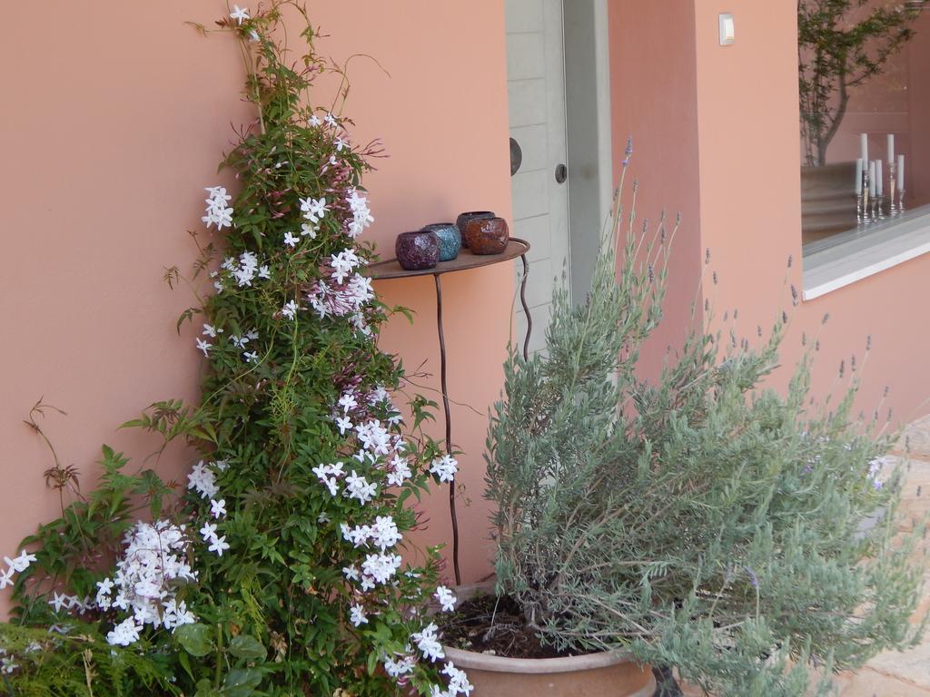 Slow Living Beautiful Villa Rafína Exterior photo